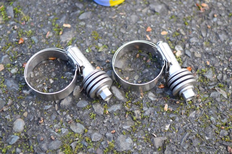 breeze constant pressure hose clamps (those spring looking plates are... springs)